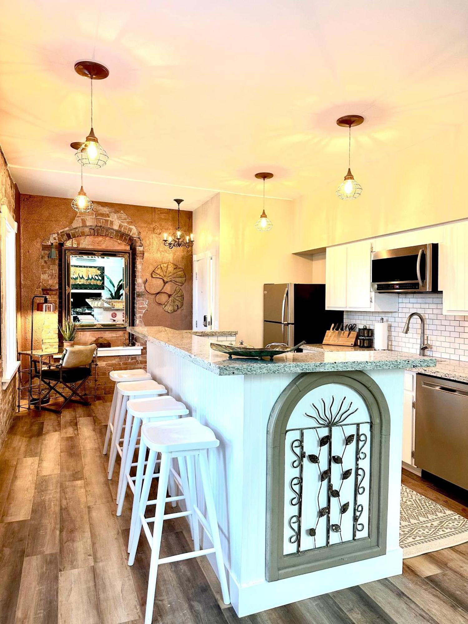 Bisbee Brownstone Suites Exterior photo