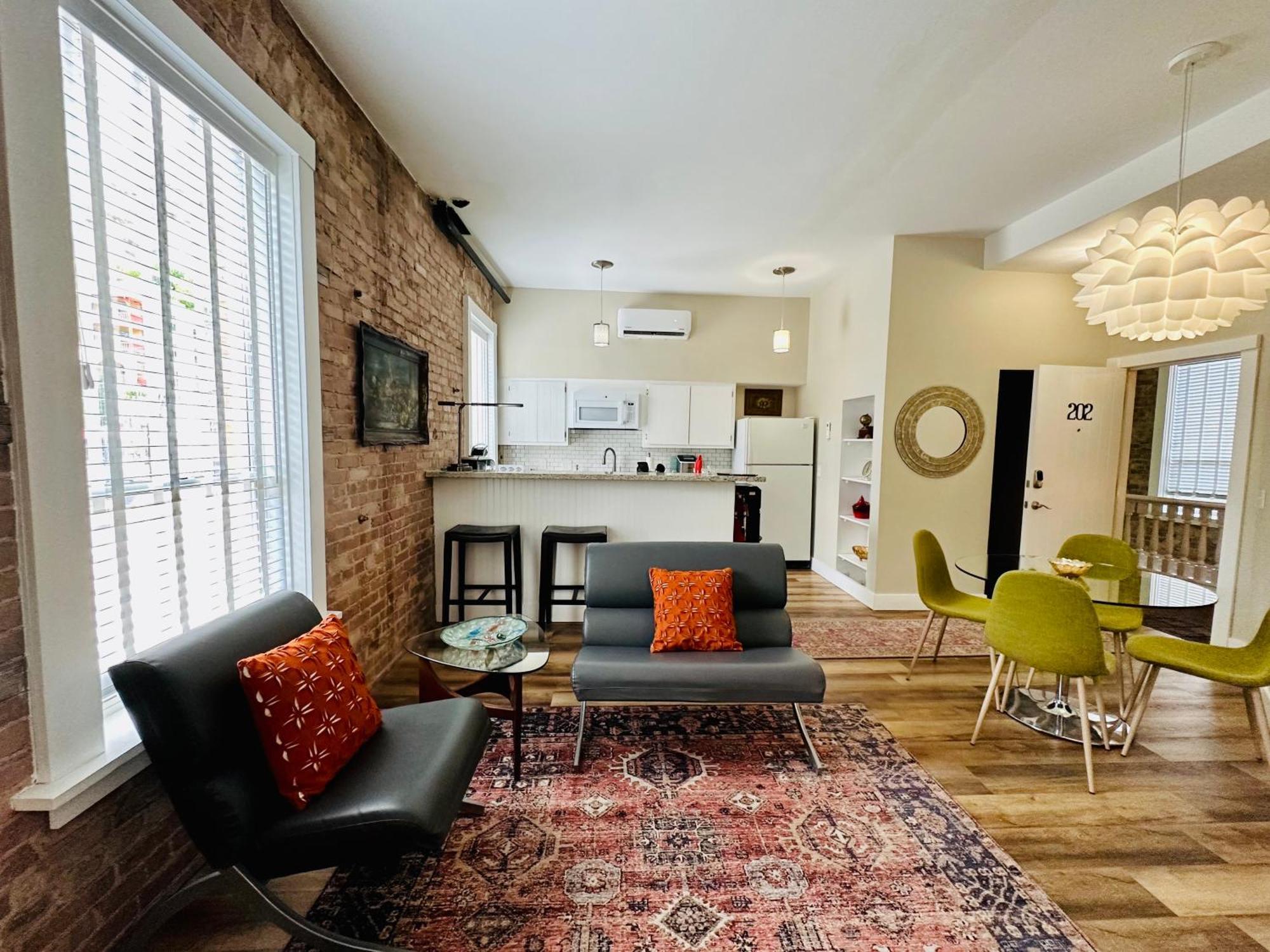 Bisbee Brownstone Suites Exterior photo