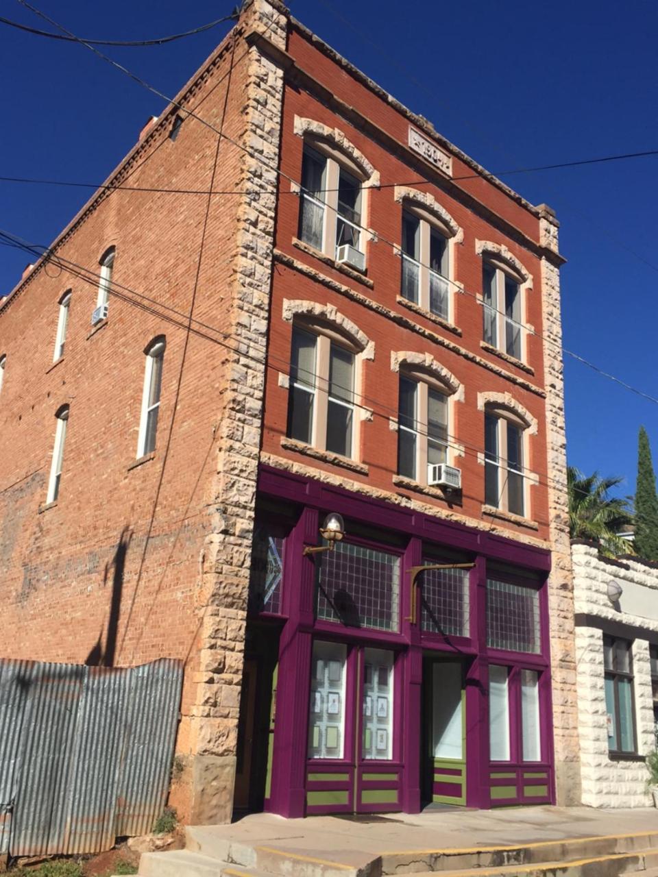 Bisbee Brownstone Suites Exterior photo