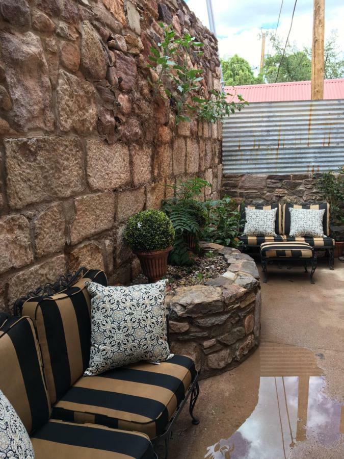 Bisbee Brownstone Suites Exterior photo