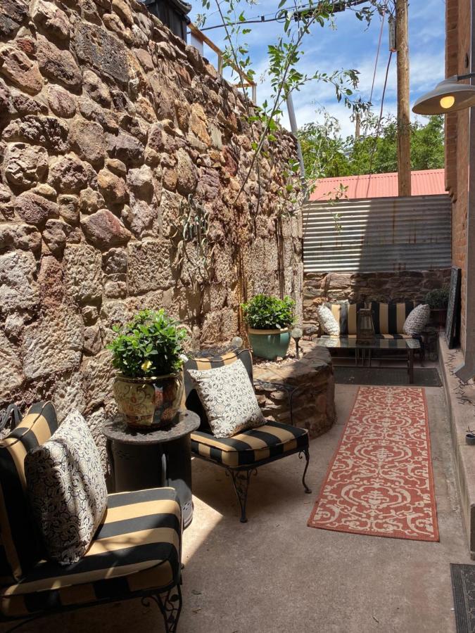 Bisbee Brownstone Suites Exterior photo